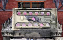 앞에서 본 다연장 레이저 조사 장치부