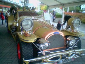 일 템포 지간테의 실물 크기 복제품