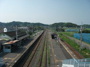 역 승강장 (2010년 7월)