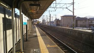 승강장 (2020년 1월, 뒤쪽이 요코가와·히로시마 방면)