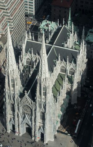 랜드마크 네오 고딕 양식의 로마 가톨릭 성 패트릭 성당, 맨해튼 미드타운