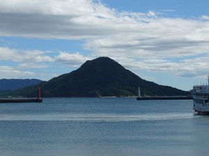 히로시마항 측에서 본 아키코후지