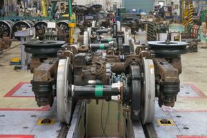 TD 평행카르단 구동장치. 유도전동기로 교체된 205계 5000번대의 대차