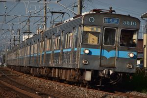 아침 러시 시간대의 이누야마선 내에서 일부 급행 운용에 종사하는 3000형