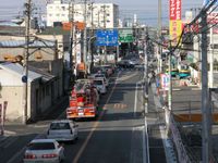 오사카부도 21호 야오-히라카타 선중앙 소방서 근처의 보도교에서 히시에 교차로 방향을 촬영.