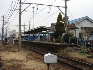 역 구내 (2006년)