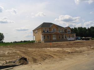 라이샌더의 주택 건설