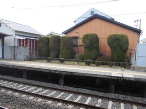 상행 플랫폼에 있는 미니 정원 (2018년 3월)