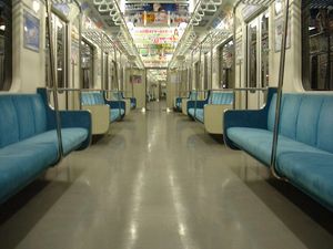 도쿄 임해 고속철도 70-000형 전동차 차내 (2002년 5월 25일)