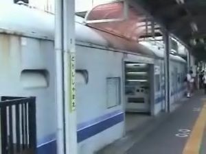 국철 583계 전동차의 폐차량을 이용한 휴게실 (2002년 촬영. 현재는 철거되었다)