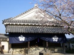 성의 수호신으로 본단에 천신님을 모시고 있는 마쓰야마성 천신 망루(에히메현)