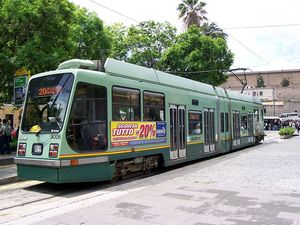 1990년대에 개발된 부분 초저상 전차 9000형