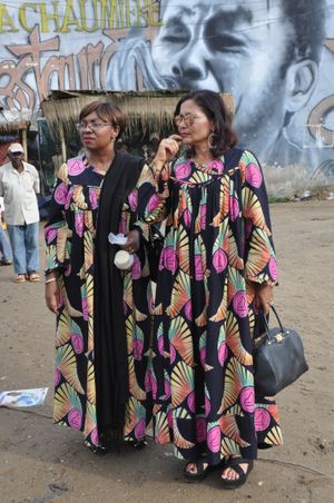 카바 응온도를 착용한 여성