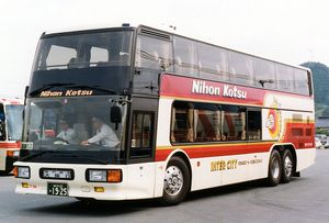 일본 교통 소속 에어로킹 U-MU525TA (리어 램프가 범퍼로 이동된 사양)