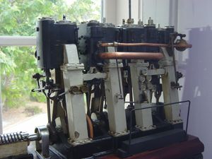 삼단 팽창 기관의 모형