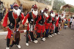 북 카메룬 전통 춤꾼들