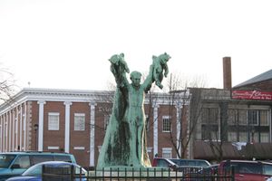 발사르와 두 마리 곰의 청동상