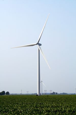 이 지역의 많은 풍력 발전소 중 하나.