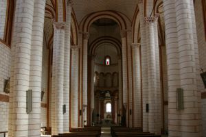 쇼비니 - 로마네스크 교회 생 피에르