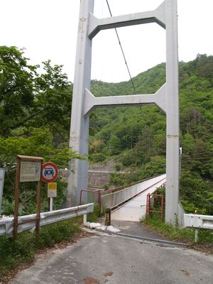 덴류 다리. 이륜차 외 자동차 통행 불가(2010년 5월)