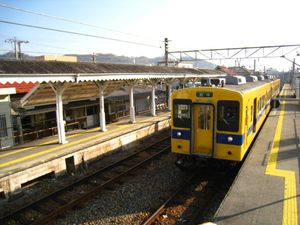 육교에서 역 구내를 바라봄 (2008년 12월)