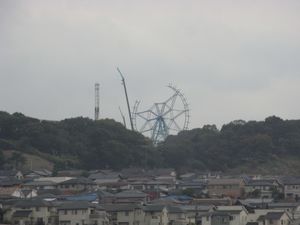 폐원 후 해체되는 다마 텍의 관람차