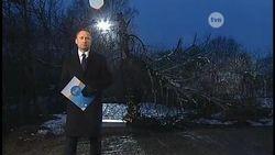 카밀 두르촉이 스몰렌스크에서 생방송으로 진행한 2011년 4월 10일 파크티 특별판. 2010년 폴란드 공군 Tu-154 추락 사고 1주년을 기념했다.