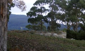 포인트 푸어 교회의 폐허: 포트아서 교회가 내려다보였을 것이다.