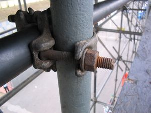 공사장, 건설 현장에서 흔히 볼 수 있는 클램프