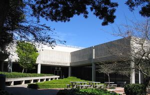 태평양 지역 기록관 샌프란시스코 분관. 아시아계 이민자 관련 자료 등이 있다.