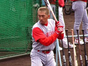 타격 연습을 하는 노무라(2004년 개막 전 캠프)