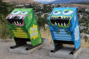 쓰레기통에 그려진 예술 작품