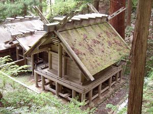 국보・니이나 신명궁(仁科神明宮) 본전(2008년 5월 12일 촬영)