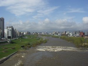 幌平橋}})에서, 2004년 5월)