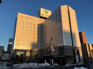 아파호텔 오비히로에키마에(홋카이도오비히로시 구 오비히로 워싱턴 호텔 (후지타 관광)로 준공, 2014년 리브랜딩. 2017년 2월 촬영)