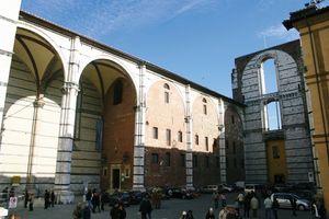 대성당 확장 공사신랑과 측랑이 될 예정이었던 부분