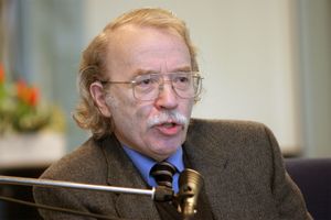 발터 켐포스키, 작가 (2003–2007년 명예 교수)