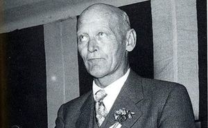 초대 당수 안톤 라인탈러. 그는 안슐루스 이전부터 오스트리아 나치당 활동가였으며, 나치 독일 하에서 고위직을 역임했다.