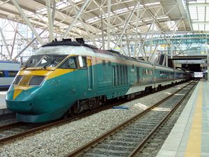 2대 도색(1, 2호차)와 3대 도색(3호차)의 혼합 편성