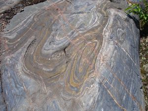 빙하에 깎인 철광층의 표면