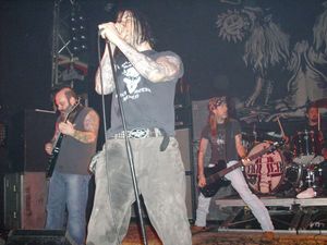 2008년 마드리드에서 공연하는 다운. 왼쪽부터: 커크 윈스타인, 필 안젤모, 렉스 브라운, 지미 바워