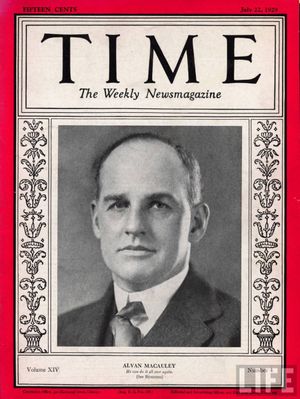 앨번 매컬리 (1929년 타임지 표지). 패커드의 전성기를 이끈 사장으로 "소유자에게 물어보세요"라는 슬로건을 만들었다.