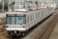 이세사키선 내를 주행하는 03계(2019년 7월 14일 니시아라이역 - 다케노쓰카역 간)