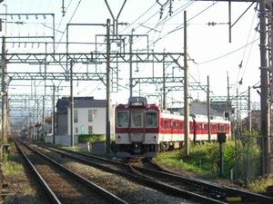 연락선을 주행하여 니시타와라모토역으로 향하는 회송 열차.