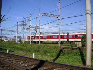 앞쪽부터 타와라모토선, 연락선, 카시하라선.