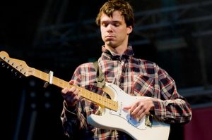 데이브 롱스트레스 (기타, 보컬)