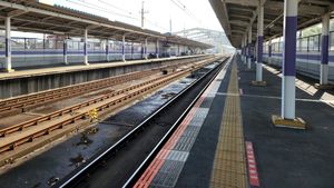 이치카와오노역 승강장 (2023년 12월)