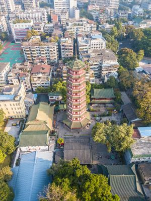 1373년에 건립된 육용사 화탑