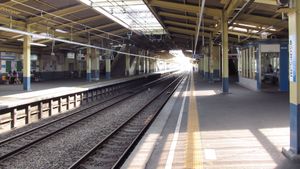 홈 (2013년 8월 14일)