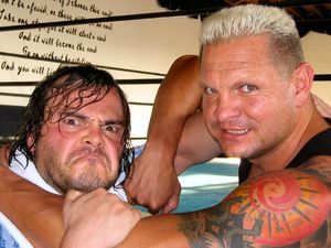 영화 《나초 리브레》를 위해 잭 블랙을 훈련시키는 톰 하워드